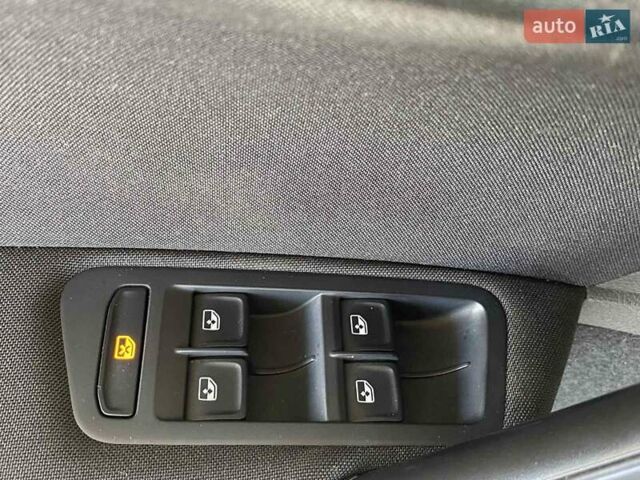 Белый Фольксваген Гольф, объемом двигателя 1.8 л и пробегом 99 тыс. км за 12999 $, фото 36 на Automoto.ua