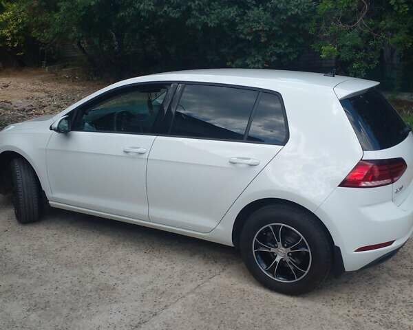 Белый Фольксваген Гольф, объемом двигателя 1 л и пробегом 30 тыс. км за 14200 $, фото 7 на Automoto.ua