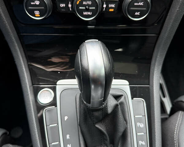 Белый Фольксваген Гольф, объемом двигателя 1.8 л и пробегом 111 тыс. км за 17000 $, фото 29 на Automoto.ua