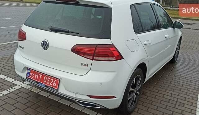 Белый Фольксваген Гольф, объемом двигателя 1.6 л и пробегом 200 тыс. км за 15500 $, фото 6 на Automoto.ua