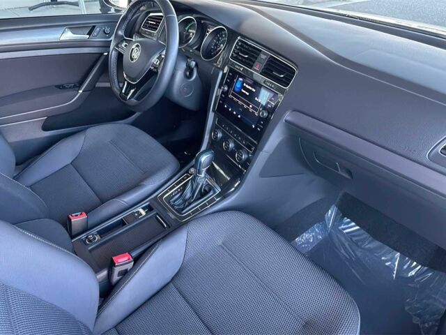 Белый Фольксваген Гольф, объемом двигателя 0 л и пробегом 46 тыс. км за 4500 $, фото 10 на Automoto.ua