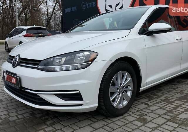 Белый Фольксваген Гольф, объемом двигателя 1.8 л и пробегом 105 тыс. км за 13000 $, фото 2 на Automoto.ua