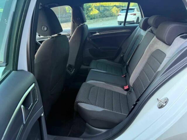 Белый Фольксваген Гольф, объемом двигателя 1.6 л и пробегом 39 тыс. км за 8100 $, фото 9 на Automoto.ua