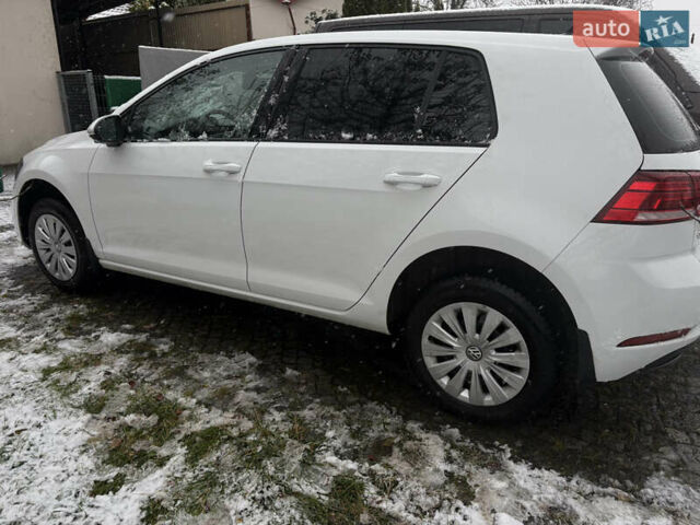 Белый Фольксваген Гольф, объемом двигателя 1.4 л и пробегом 97 тыс. км за 14800 $, фото 5 на Automoto.ua