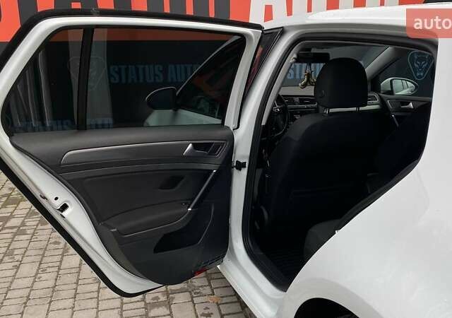 Белый Фольксваген Гольф, объемом двигателя 1.8 л и пробегом 105 тыс. км за 13000 $, фото 24 на Automoto.ua