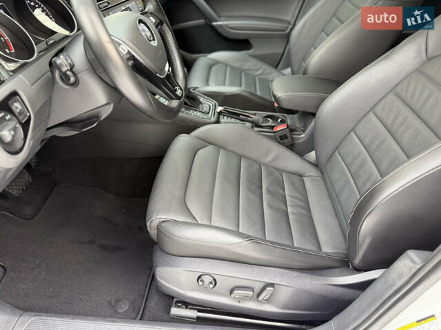 Белый Фольксваген Гольф, объемом двигателя 1.8 л и пробегом 111 тыс. км за 17000 $, фото 10 на Automoto.ua