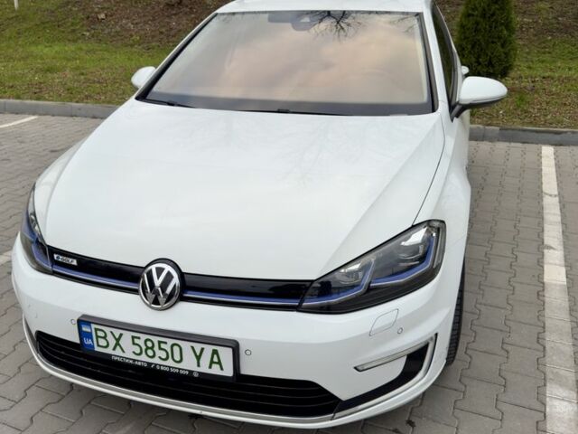 Белый Фольксваген Гольф, объемом двигателя 0 л и пробегом 50 тыс. км за 11500 $, фото 7 на Automoto.ua