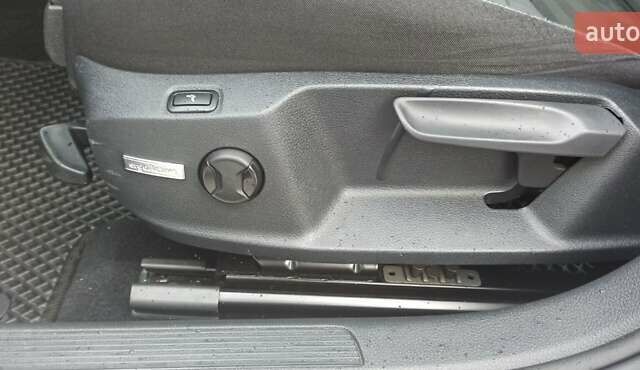 Белый Фольксваген Гольф, объемом двигателя 1.6 л и пробегом 200 тыс. км за 15500 $, фото 15 на Automoto.ua