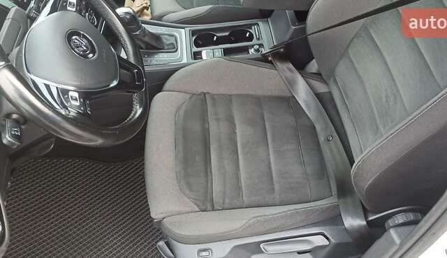 Белый Фольксваген Гольф, объемом двигателя 1.6 л и пробегом 200 тыс. км за 15500 $, фото 16 на Automoto.ua