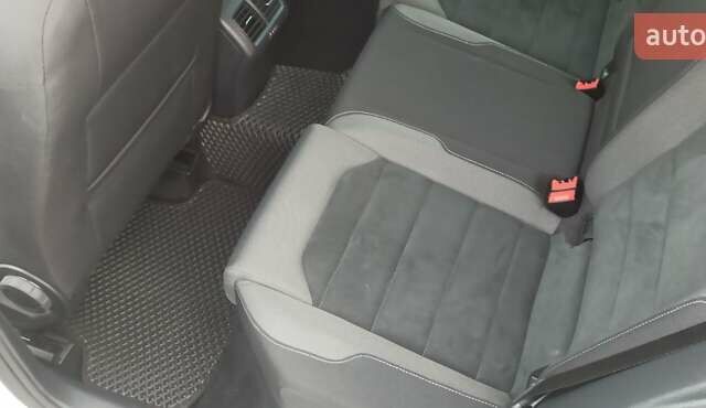 Белый Фольксваген Гольф, объемом двигателя 1.6 л и пробегом 200 тыс. км за 15500 $, фото 13 на Automoto.ua