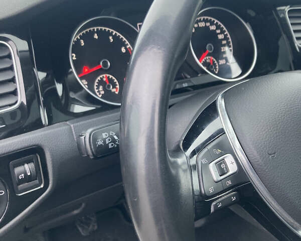 Білий Фольксваген Гольф, об'ємом двигуна 1.8 л та пробігом 157 тис. км за 13000 $, фото 15 на Automoto.ua