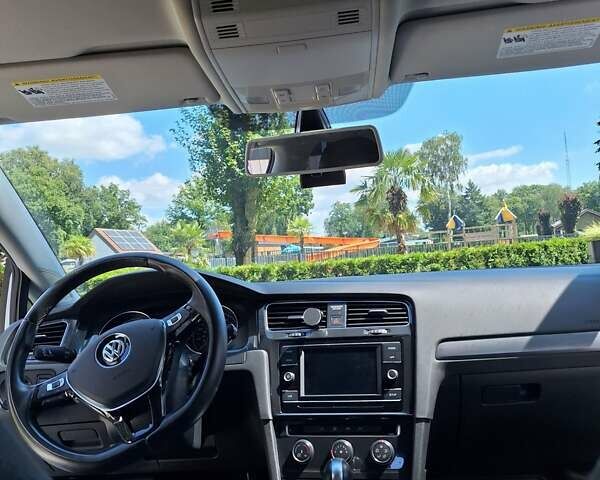 Белый Фольксваген Гольф, объемом двигателя 1.8 л и пробегом 94 тыс. км за 14500 $, фото 7 на Automoto.ua