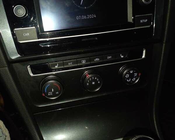 Белый Фольксваген Гольф, объемом двигателя 1 л и пробегом 30 тыс. км за 14200 $, фото 22 на Automoto.ua