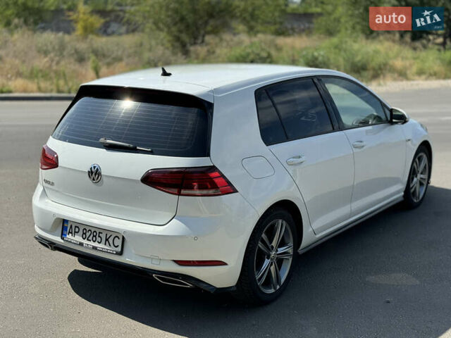 Белый Фольксваген Гольф, объемом двигателя 1.5 л и пробегом 301 тыс. км за 13999 $, фото 4 на Automoto.ua