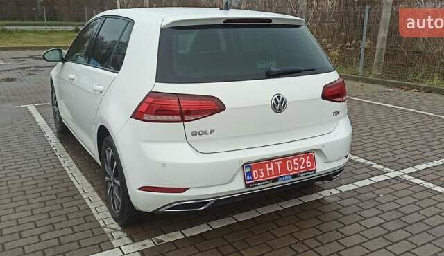 Белый Фольксваген Гольф, объемом двигателя 1.6 л и пробегом 200 тыс. км за 15500 $, фото 4 на Automoto.ua