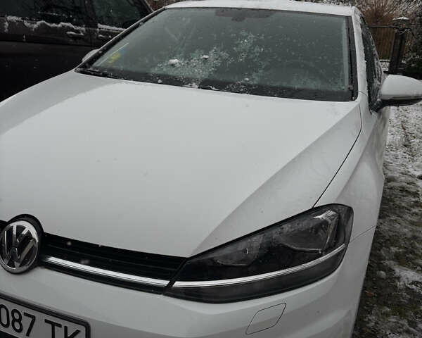 Белый Фольксваген Гольф, объемом двигателя 1.4 л и пробегом 97 тыс. км за 14800 $, фото 7 на Automoto.ua