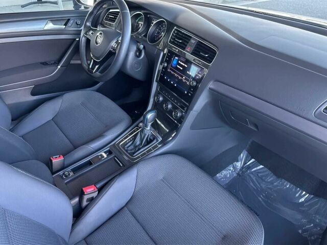 Білий Фольксваген Гольф, об'ємом двигуна 0 л та пробігом 45 тис. км за 6800 $, фото 8 на Automoto.ua