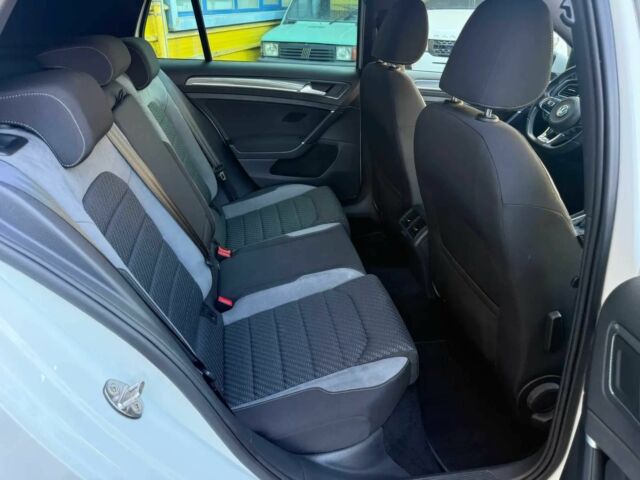 Белый Фольксваген Гольф, объемом двигателя 1.6 л и пробегом 39 тыс. км за 8100 $, фото 10 на Automoto.ua