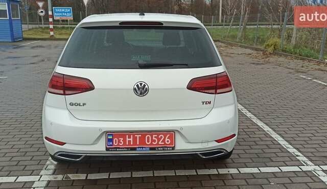 Белый Фольксваген Гольф, объемом двигателя 1.6 л и пробегом 200 тыс. км за 15500 $, фото 5 на Automoto.ua