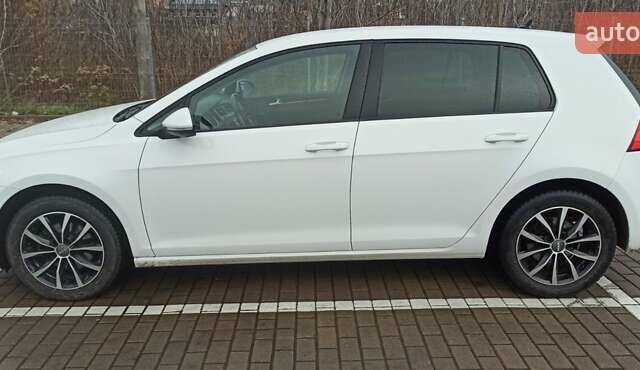 Белый Фольксваген Гольф, объемом двигателя 1.6 л и пробегом 200 тыс. км за 15500 $, фото 3 на Automoto.ua