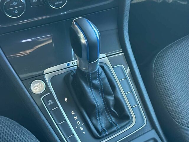 Белый Фольксваген Гольф, объемом двигателя 0 л и пробегом 46 тыс. км за 4500 $, фото 6 на Automoto.ua