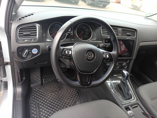 Белый Фольксваген Гольф, объемом двигателя 0 л и пробегом 72 тыс. км за 14500 $, фото 6 на Automoto.ua