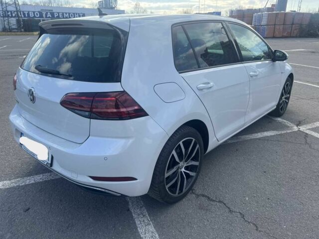 Белый Фольксваген Гольф, объемом двигателя 0 л и пробегом 165 тыс. км за 12500 $, фото 3 на Automoto.ua