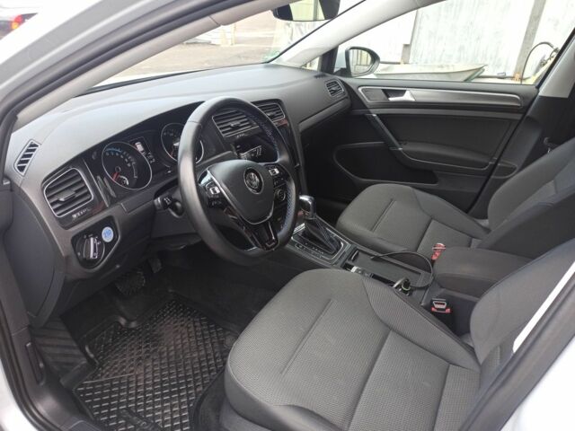 Белый Фольксваген Гольф, объемом двигателя 0 л и пробегом 72 тыс. км за 14500 $, фото 5 на Automoto.ua