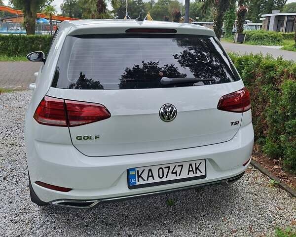 Белый Фольксваген Гольф, объемом двигателя 1.8 л и пробегом 94 тыс. км за 14500 $, фото 1 на Automoto.ua