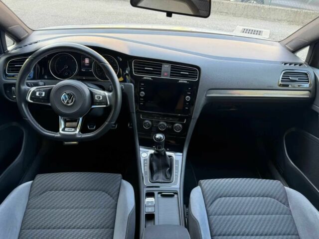 Белый Фольксваген Гольф, объемом двигателя 1.6 л и пробегом 39 тыс. км за 8100 $, фото 6 на Automoto.ua