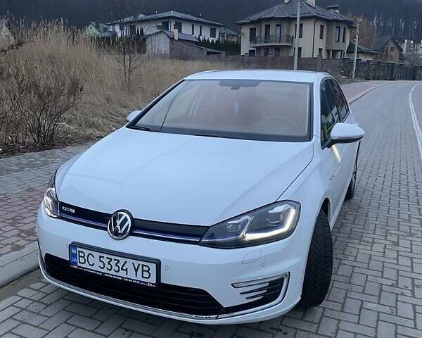 Белый Фольксваген Гольф, объемом двигателя 0 л и пробегом 67 тыс. км за 13100 $, фото 7 на Automoto.ua