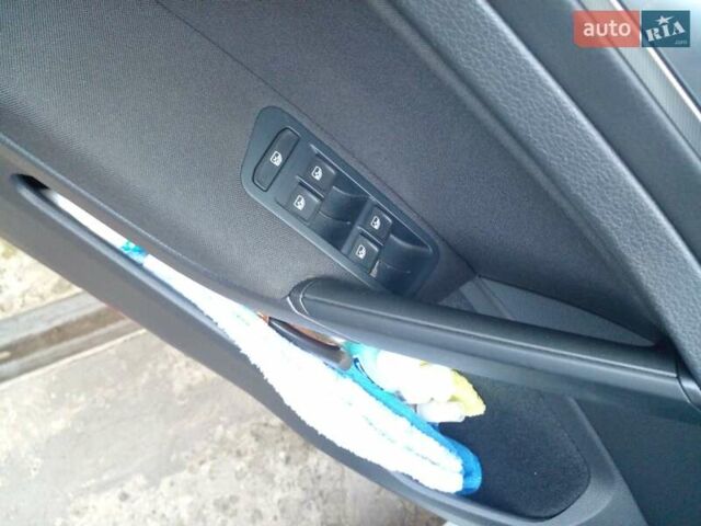 Белый Фольксваген Гольф, объемом двигателя 1 л и пробегом 30 тыс. км за 14200 $, фото 16 на Automoto.ua