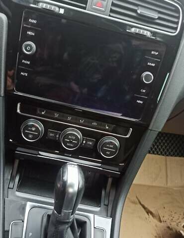 Белый Фольксваген Гольф, объемом двигателя 1.6 л и пробегом 200 тыс. км за 15500 $, фото 19 на Automoto.ua