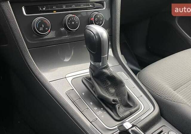 Белый Фольксваген Гольф, объемом двигателя 1.8 л и пробегом 105 тыс. км за 13000 $, фото 22 на Automoto.ua