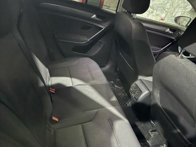 Белый Фольксваген Гольф, объемом двигателя 0 л и пробегом 110 тыс. км за 13800 $, фото 8 на Automoto.ua