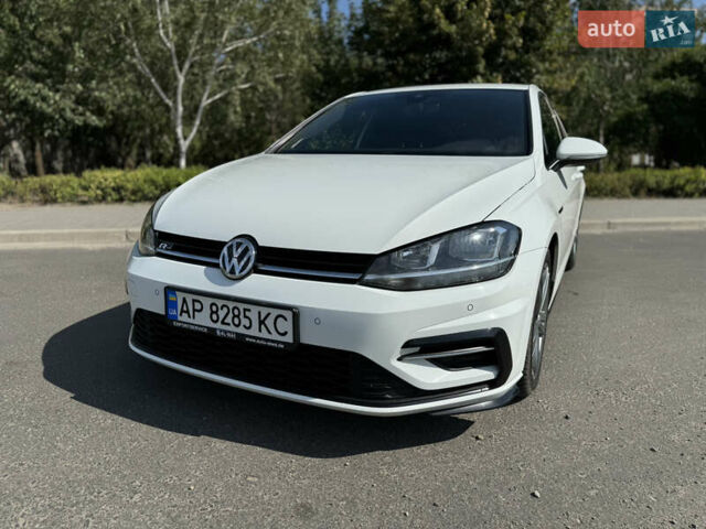 Белый Фольксваген Гольф, объемом двигателя 1.5 л и пробегом 301 тыс. км за 13999 $, фото 7 на Automoto.ua