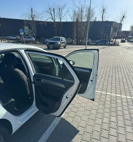 Белый Фольксваген Гольф, объемом двигателя 1.4 л и пробегом 99 тыс. км за 15500 $, фото 24 на Automoto.ua