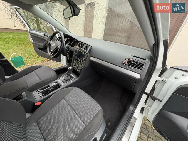 Белый Фольксваген Гольф, объемом двигателя 1.4 л и пробегом 97 тыс. км за 14800 $, фото 15 на Automoto.ua