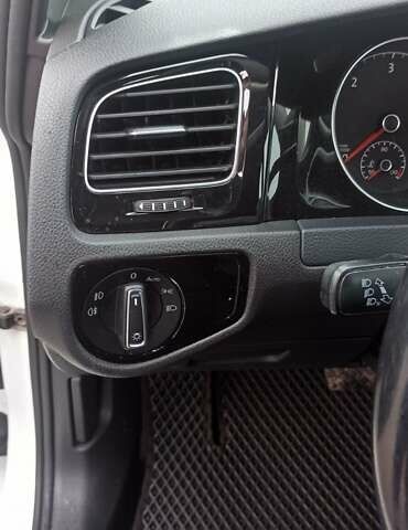 Белый Фольксваген Гольф, объемом двигателя 1.6 л и пробегом 200 тыс. км за 15500 $, фото 17 на Automoto.ua