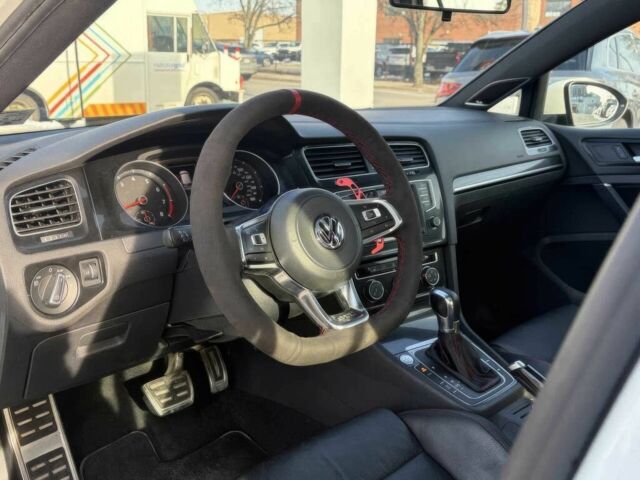 Белый Фольксваген Гольф, объемом двигателя 2 л и пробегом 41 тыс. км за 6000 $, фото 7 на Automoto.ua