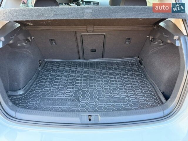 Белый Фольксваген Гольф, объемом двигателя 1.8 л и пробегом 70 тыс. км за 13700 $, фото 43 на Automoto.ua
