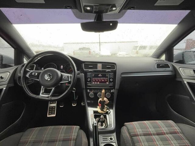 Белый Фольксваген Гольф, объемом двигателя 2 л и пробегом 40 тыс. км за 9250 $, фото 6 на Automoto.ua