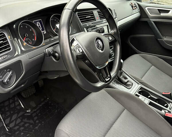 Белый Фольксваген Гольф, объемом двигателя 1.4 л и пробегом 97 тыс. км за 14800 $, фото 10 на Automoto.ua