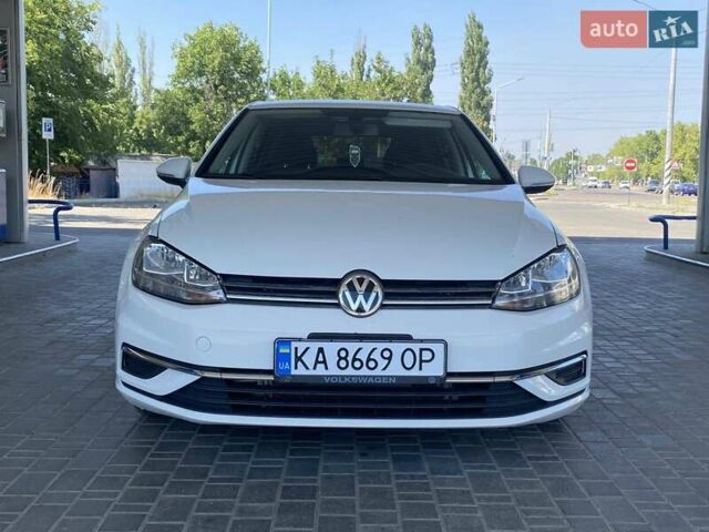 Белый Фольксваген Гольф, объемом двигателя 1.8 л и пробегом 99 тыс. км за 12999 $, фото 3 на Automoto.ua