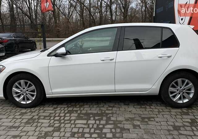 Белый Фольксваген Гольф, объемом двигателя 1.8 л и пробегом 105 тыс. км за 13000 $, фото 3 на Automoto.ua