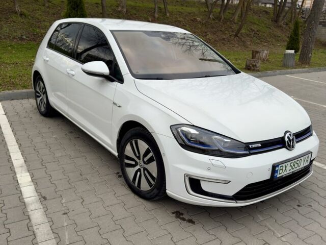 Белый Фольксваген Гольф, объемом двигателя 0 л и пробегом 50 тыс. км за 11500 $, фото 6 на Automoto.ua