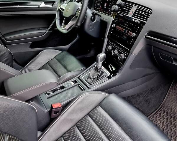 Белый Фольксваген Гольф, объемом двигателя 1.99 л и пробегом 111 тыс. км за 30000 $, фото 18 на Automoto.ua