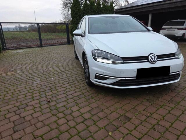 Белый Фольксваген Гольф, объемом двигателя 1.6 л и пробегом 89 тыс. км за 9900 $, фото 1 на Automoto.ua