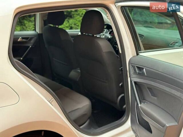 Білий Фольксваген Гольф, об'ємом двигуна 1.4 л та пробігом 95 тис. км за 15700 $, фото 1 на Automoto.ua