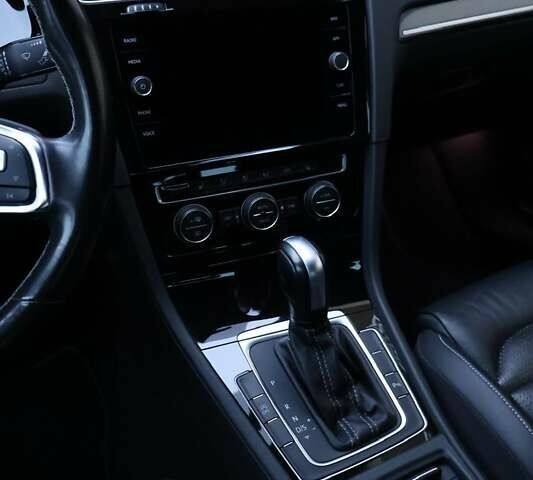 Белый Фольксваген Гольф, объемом двигателя 1.97 л и пробегом 206 тыс. км за 21300 $, фото 24 на Automoto.ua